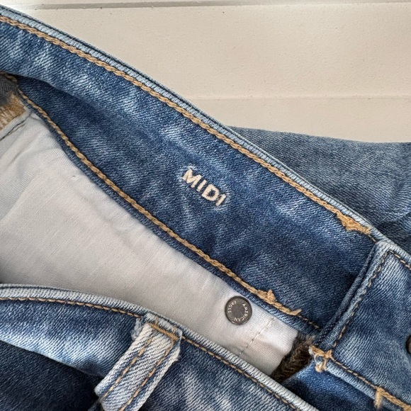 American Eagle Women’s Distressed Denim Shorts Size 4 - Picture 5 of 7